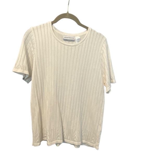 Alfred Dunner Sweaters - SOLD Alfred Dunner White Ribbed Short Sleeve Top